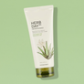 THE FACE SHOP HERB DAY 365 MASTER BLENDING FOAMING CLEANSER ALOE & GREEN TEA
